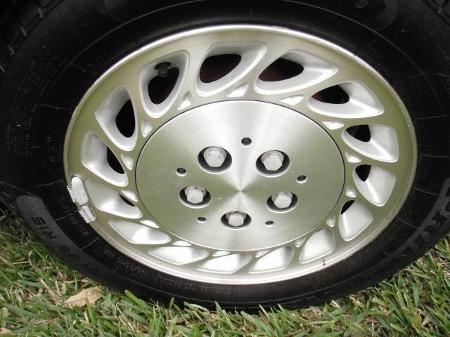 Saturn L Series 2001 photo 5