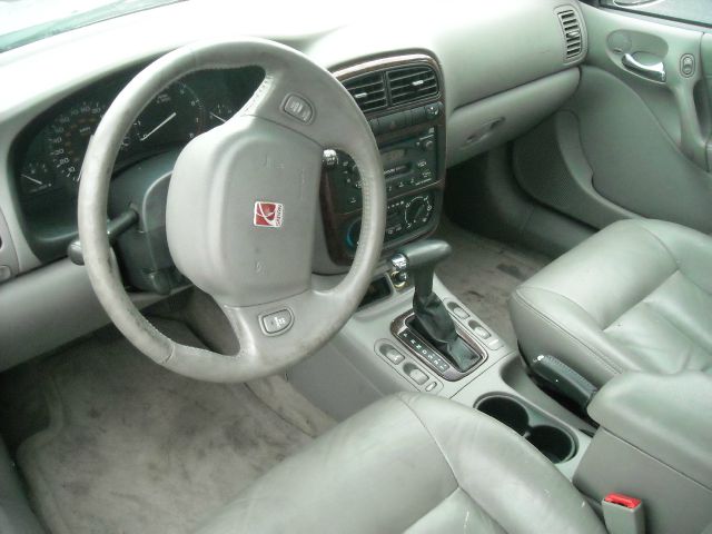 Saturn L Series 2001 photo 2