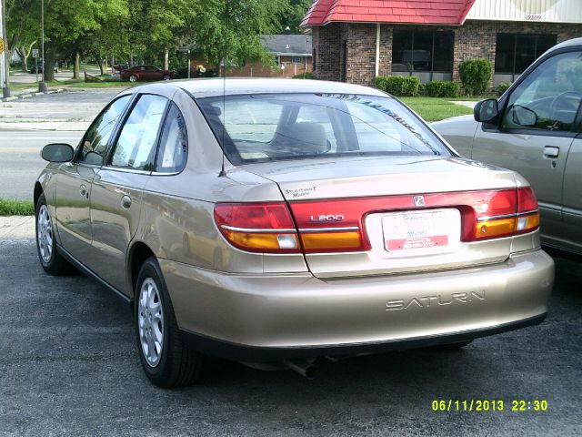 Saturn L Series 2WD Eddie Bauer Sedan