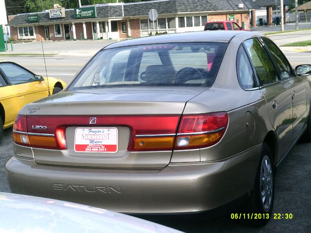Saturn L Series 2002 photo 3