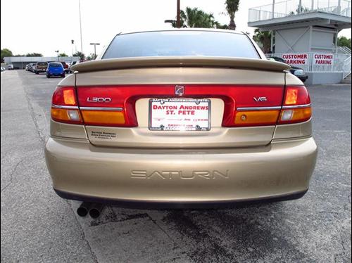 Saturn L Series 2002 photo 2