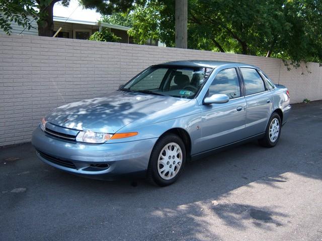 Saturn L Series 2WD Eddie Bauer Sedan