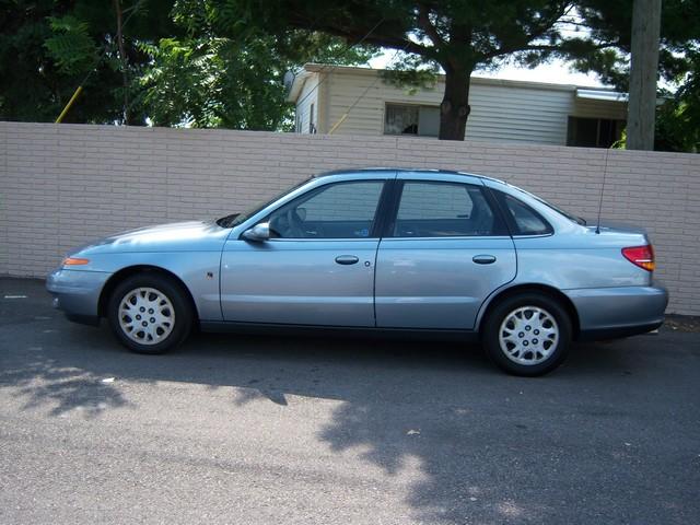 Saturn L Series 2002 photo 2