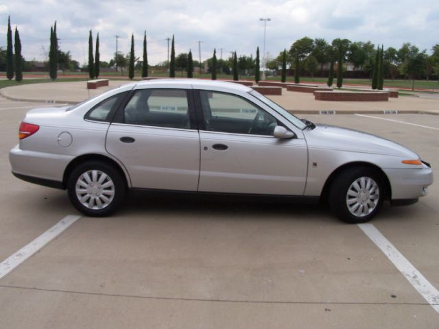 Saturn L Series 2002 photo 2
