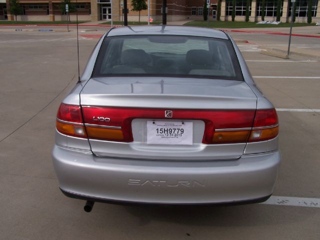 Saturn L Series 2002 photo 4