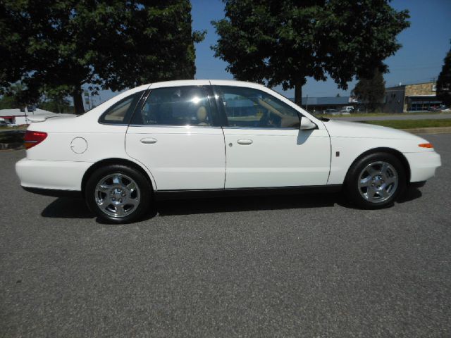 Saturn L Series 2002 photo 9