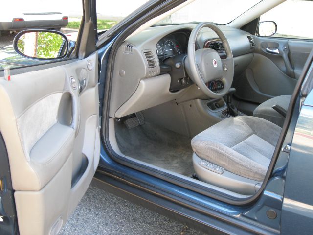 Saturn L Series 2002 photo 2