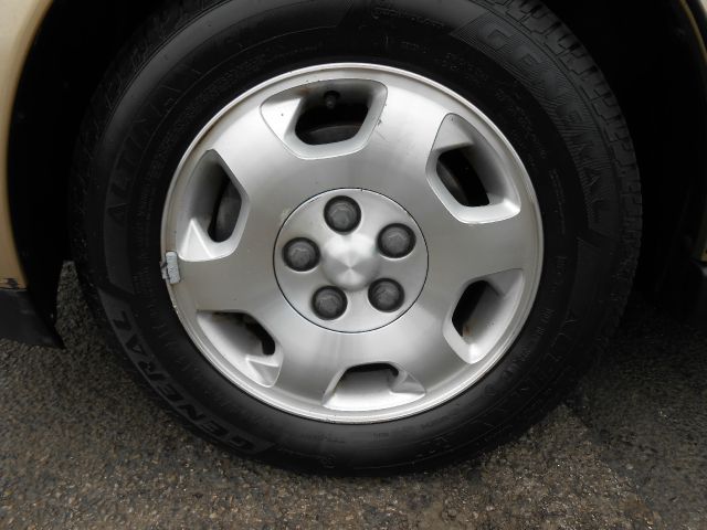 Saturn L Series 2002 photo 4