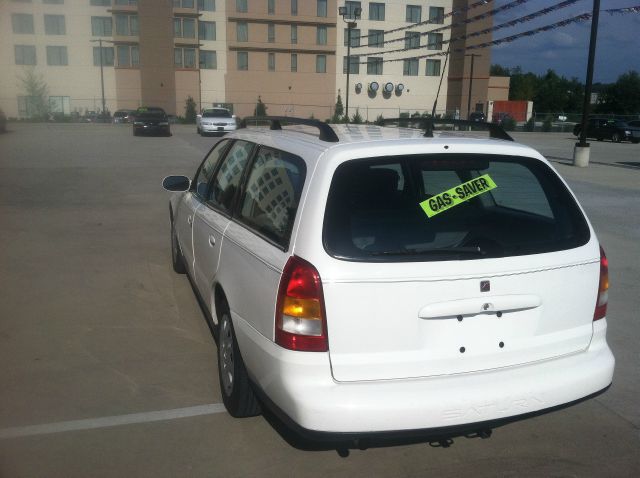 Saturn L Series 2002 photo 2