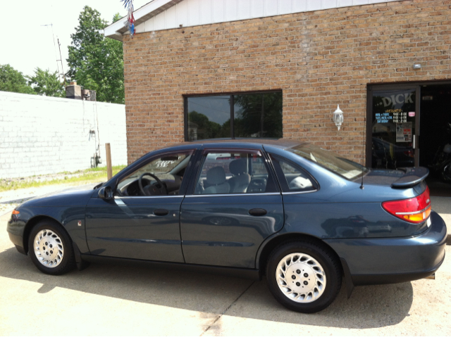 Saturn L Series 2002 photo 2