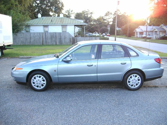 Saturn L Series 2002 photo 2