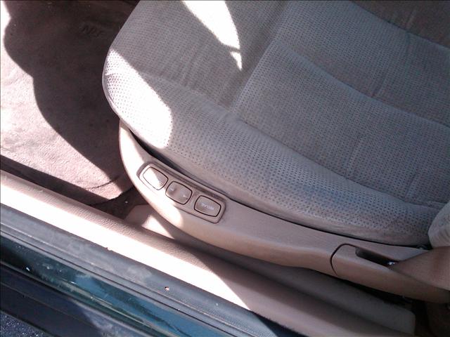 Saturn L Series 2002 photo 3