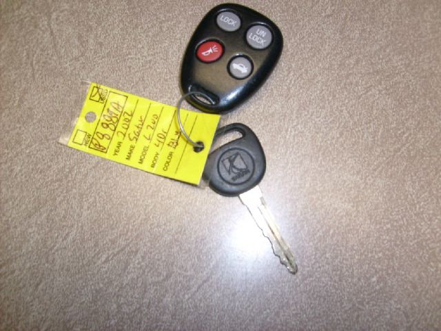 Saturn L Series 2WD Eddie Bauer Sedan