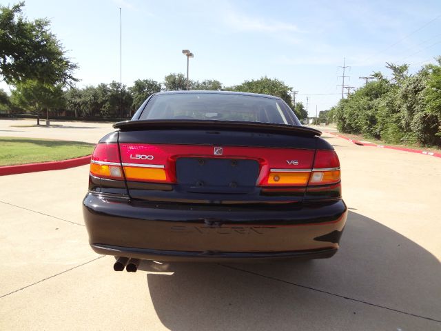 Saturn L Series 2002 photo 2