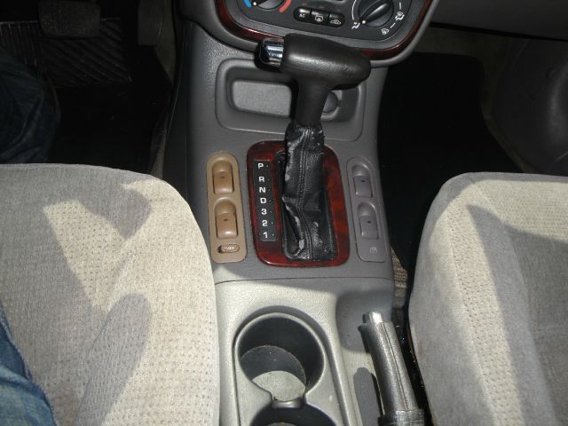 Saturn L Series 2002 photo 7