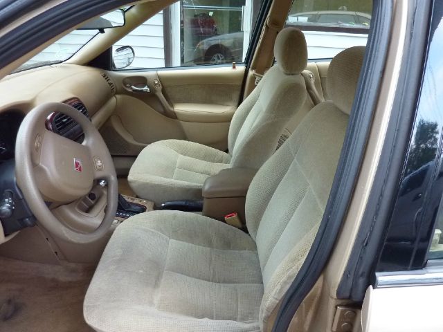 Saturn L Series 2002 photo 2