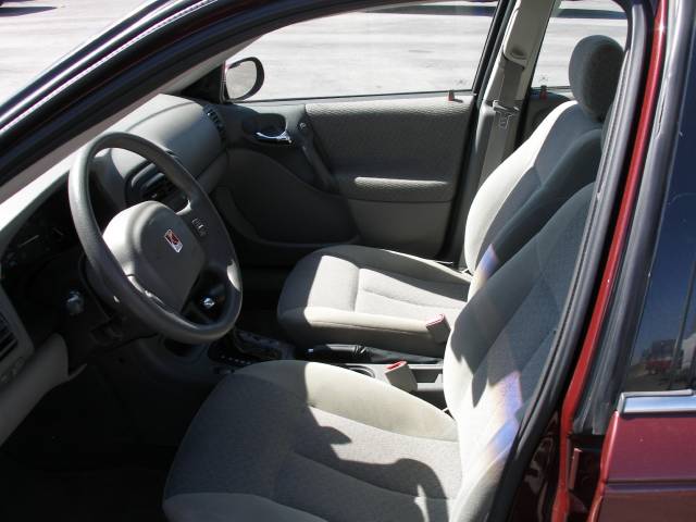 Saturn L Series 2002 photo 2