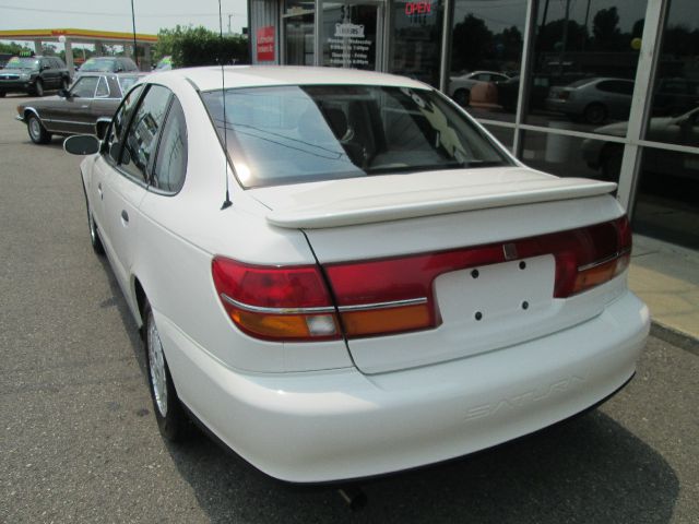 Saturn L Series 2002 photo 1
