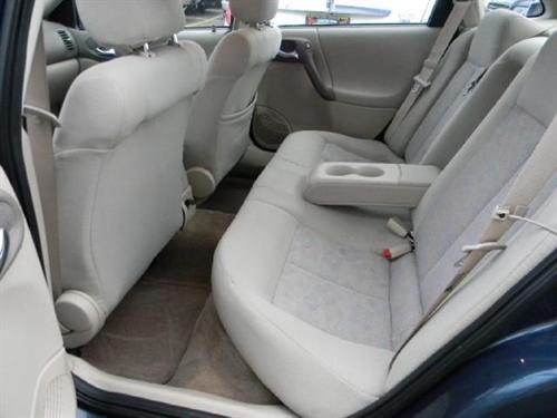 Saturn L Series 2003 photo 2