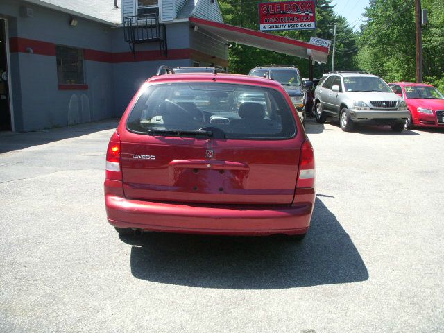 Saturn L Series 2003 photo 7