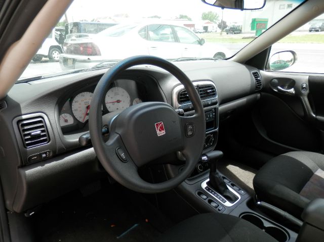 Saturn L Series 2003 photo 2