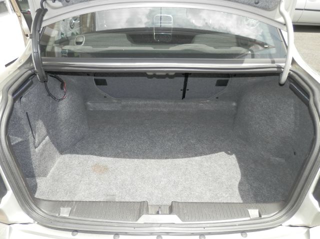 Saturn L Series 2003 photo 9