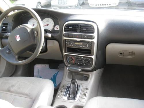 Saturn L Series 2003 photo 2
