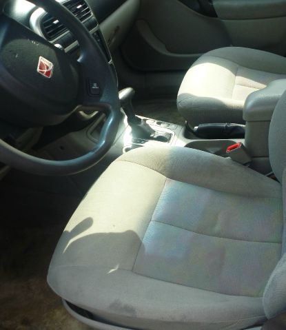 Saturn L Series 2WD Eddie Bauer Sedan