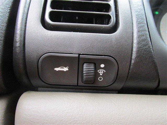 Saturn L Series 2003 photo 8