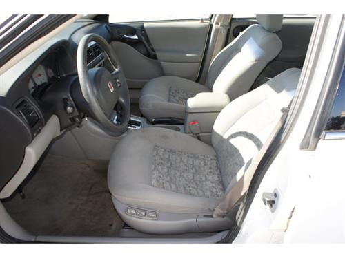 Saturn L Series 2003 photo 2