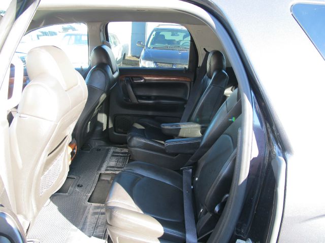 Saturn Outlook XLT 3RD ROW SEAT SUV