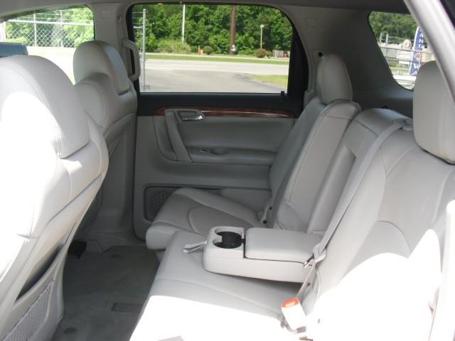 Saturn Outlook 2007 photo 5