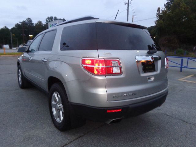 Saturn Outlook 2007 photo 3