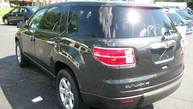 Saturn Outlook 2007 photo 1