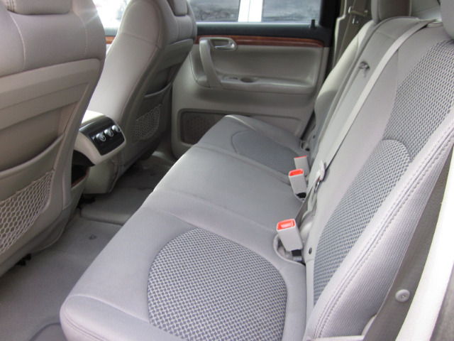 Saturn Outlook 2007 photo 1