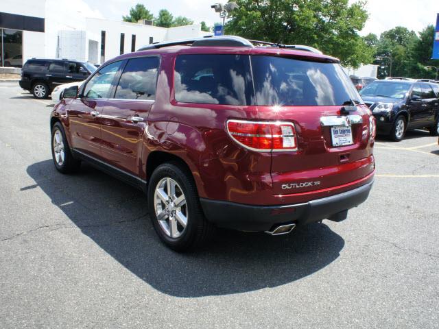 Saturn Outlook 2008 photo 1