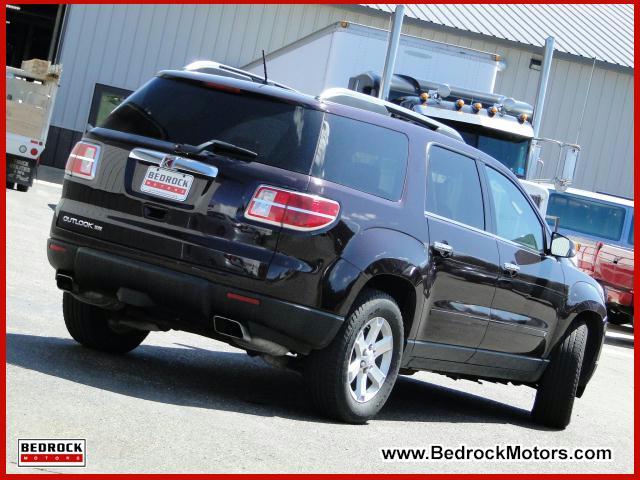 Saturn Outlook 2008 photo 2