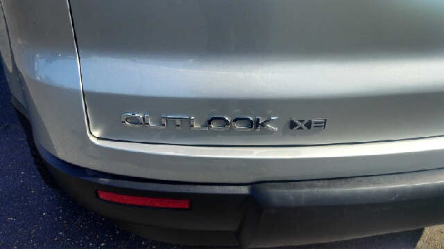 Saturn Outlook 2008 photo 4