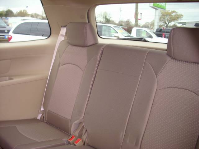 Saturn Outlook 2009 photo 3