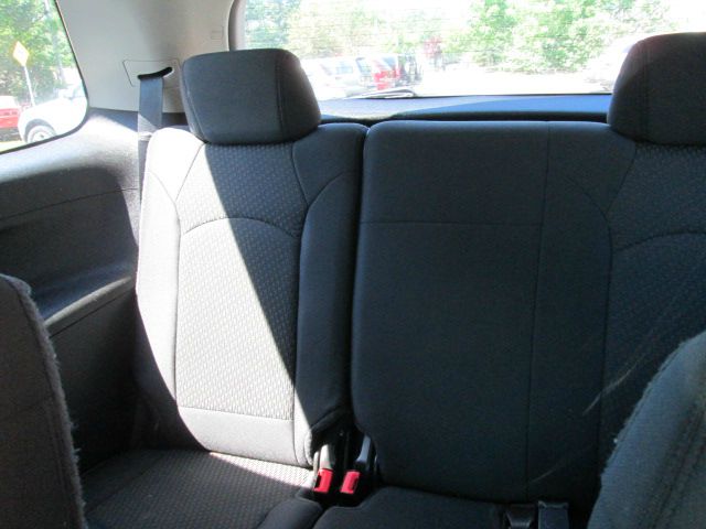 Saturn Outlook 2009 photo 16