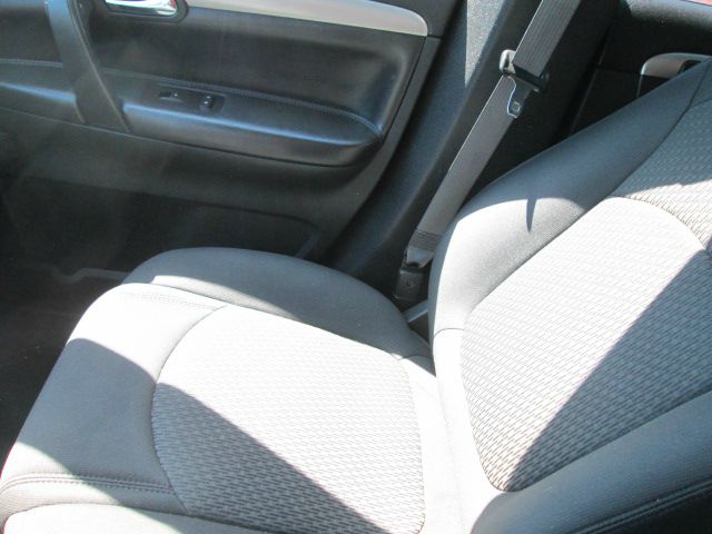 Saturn Outlook 2009 photo 6