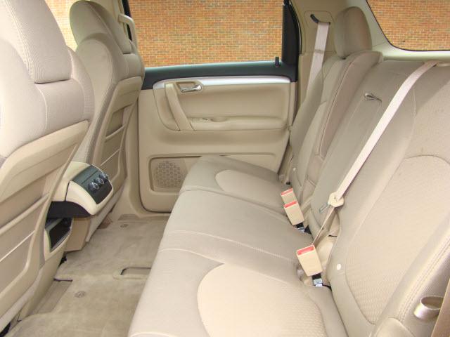 Saturn Outlook 2009 photo 2