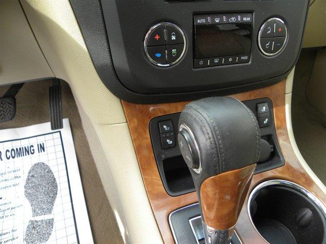 Saturn Outlook 2009 photo 9