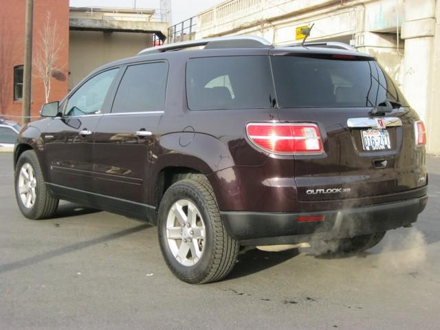 Saturn Outlook 2009 photo 2