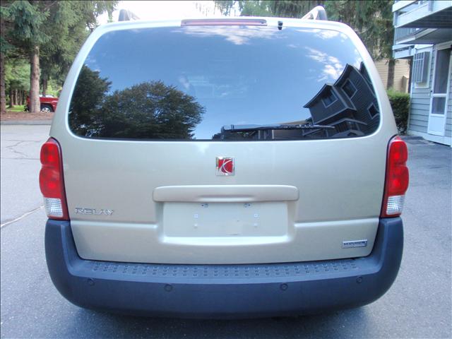 Saturn Relay 2005 photo 4