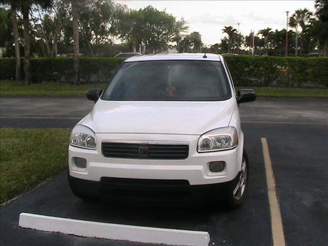 Saturn Relay 2005 photo 1