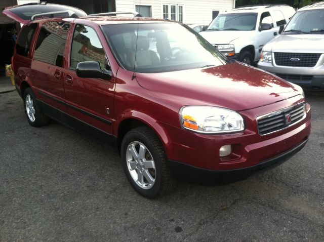 Saturn Relay 2005 photo 2