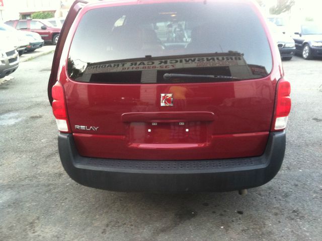 Saturn Relay 2005 photo 4