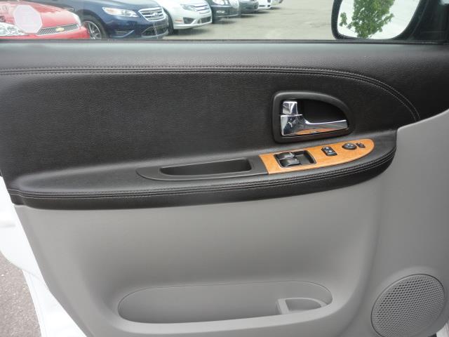 Saturn Relay 2005 photo 16