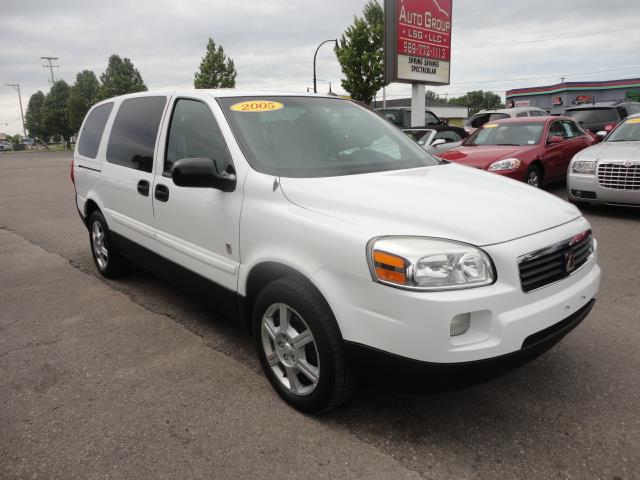 Saturn Relay 2005 photo 2